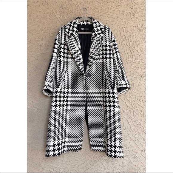 Zara Black and White Houndstooth Coat - Picture 2 of 12